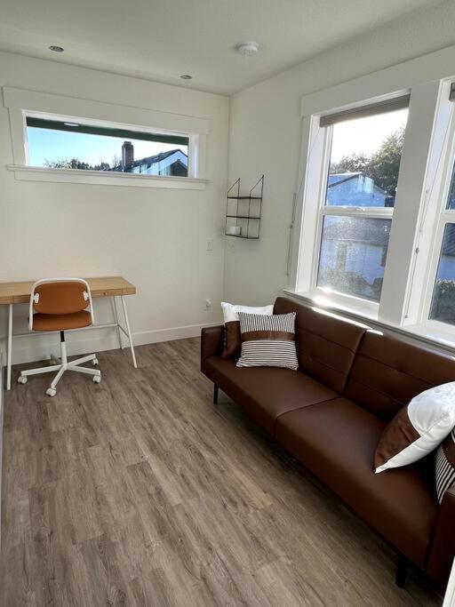 Brand New Custom Built Cottage In Downtown W/Pool! 塞勒姆 外观 照片