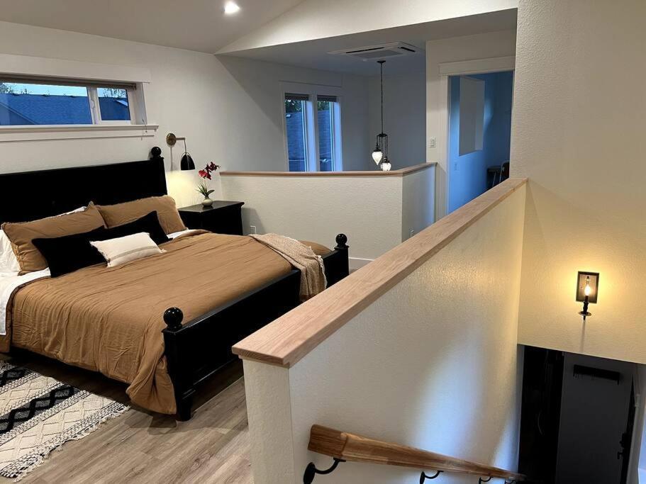 Brand New Custom Built Cottage In Downtown W/Pool! 塞勒姆 外观 照片