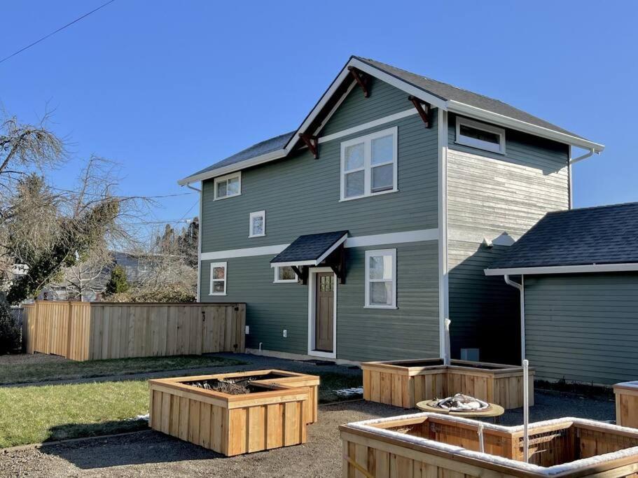 Brand New Custom Built Cottage In Downtown W/Pool! 塞勒姆 外观 照片